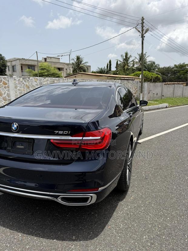 BMW 7 Series 745Le xDrive 2021 Green