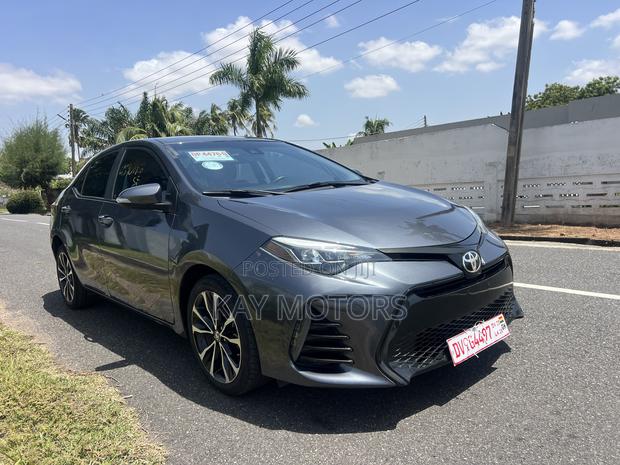 Toyota Corolla SE 4dr Sedan (1.8L 4cyl CVT) 2017 Matt Black