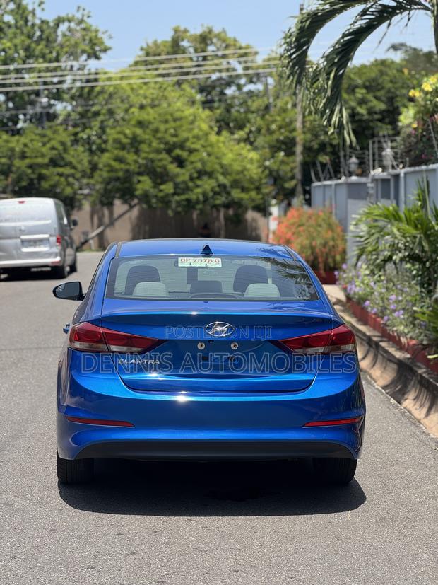 Hyundai Elantra SE Sedan FWD (2.0L 4cyl 6M) 2017 Blue
