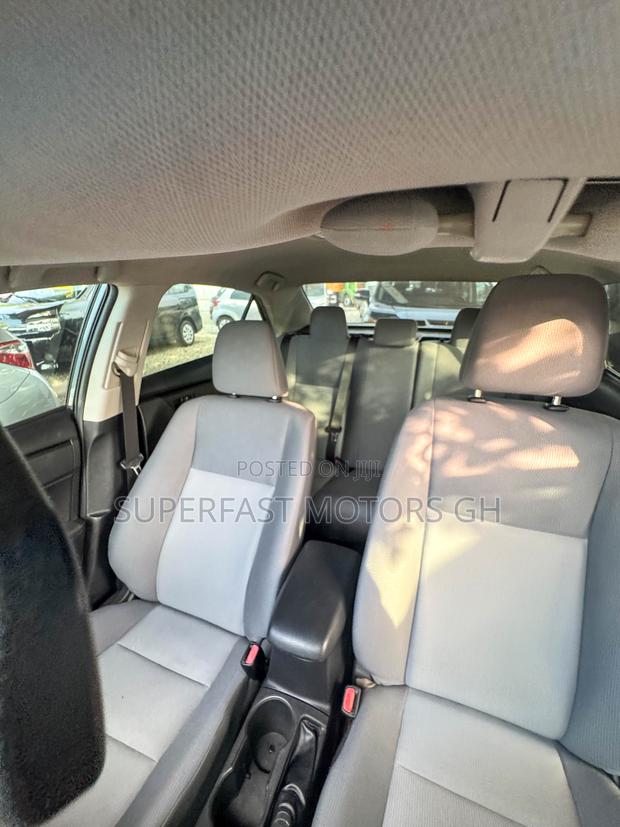 Toyota Corolla LE 4dr Sedan (1.8L 4cyl CVT) 2017 Gray