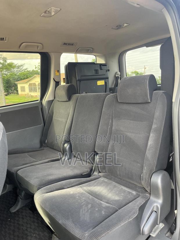 Toyota Voxy 2011 Black