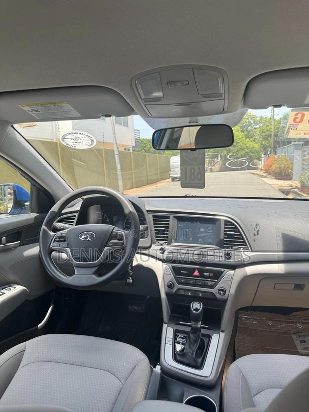 Hyundai Elantra SE Sedan FWD (2.0L 4cyl 6M) 2017 Blue