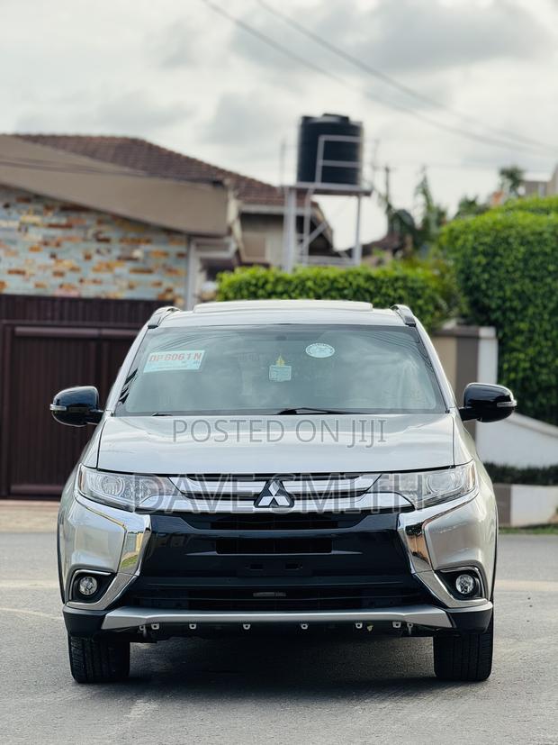Mitsubishi Outlander LE FWD 2018 Silver