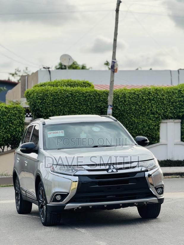 Mitsubishi Outlander LE FWD 2018 Silver