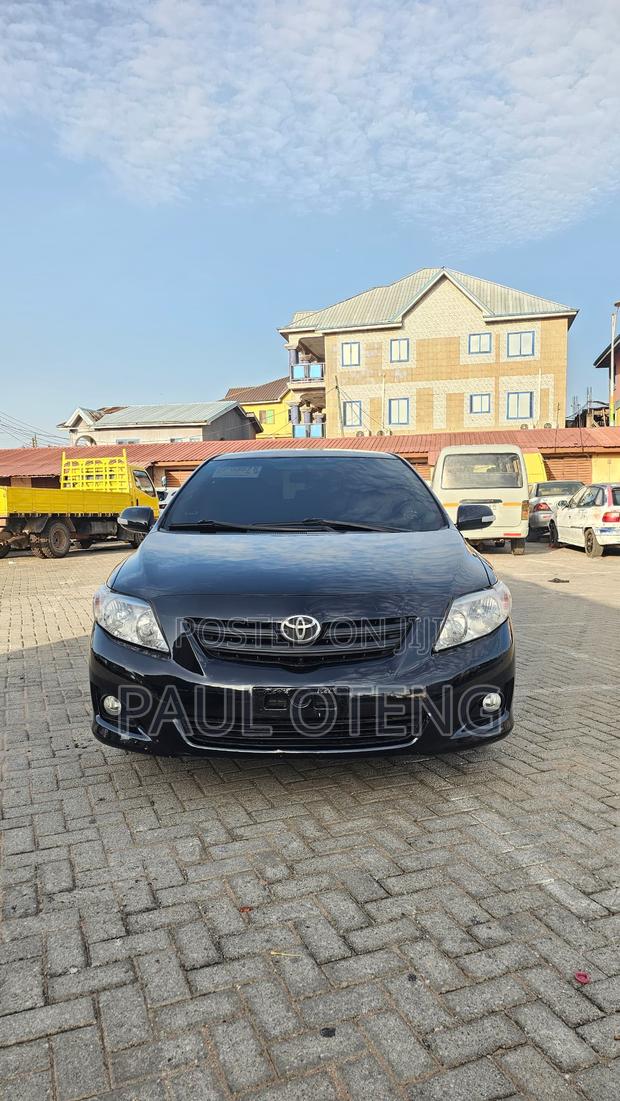 Toyota Corolla Base 4dr Sedan (1.8L 4cyl 5M) 2010 Black