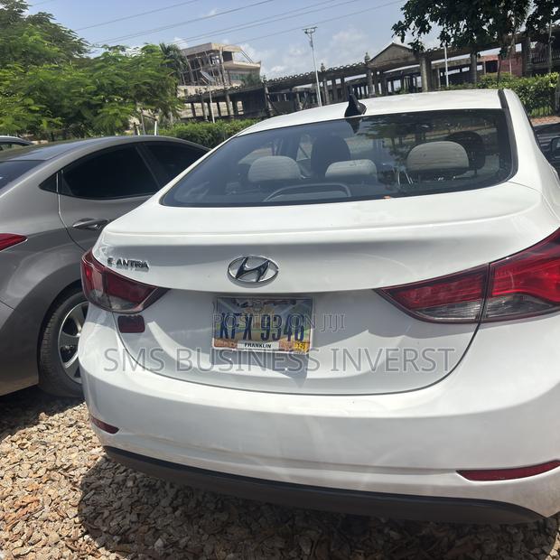 Hyundai Elantra SE 4dr Sedan (1.8L 4cyl 6A) 2015 White