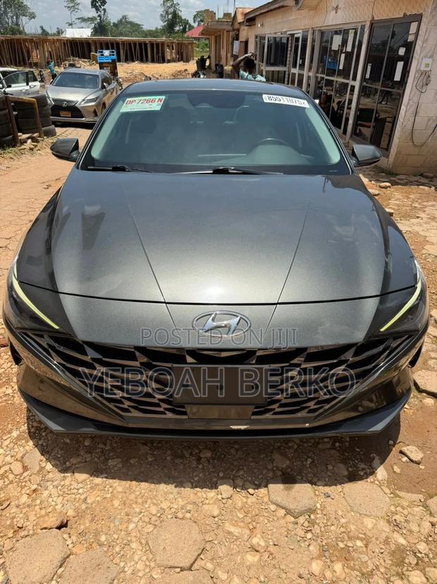 Hyundai Elantra 2021