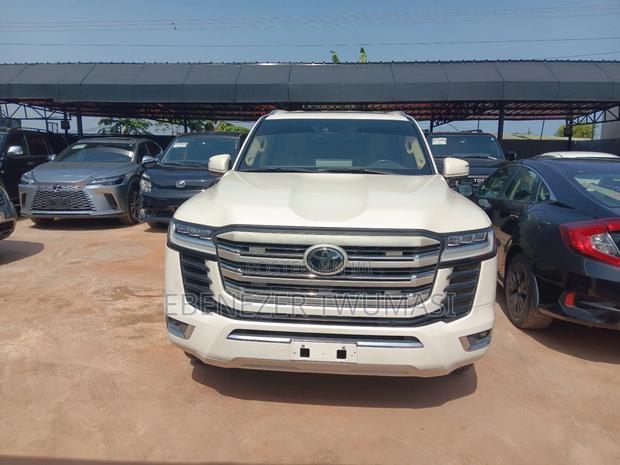 Toyota Land Cruiser 4.5 V8 VXR 2021 White