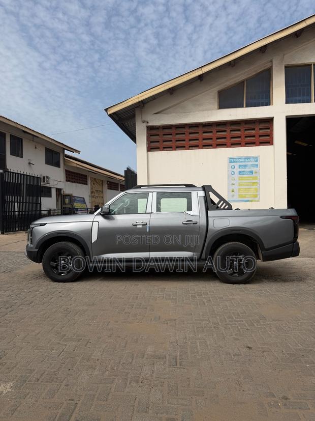 New Nissan Pick-Up 2025 Gray
