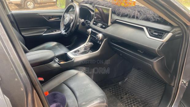 Toyota RAV4 2024 Gray