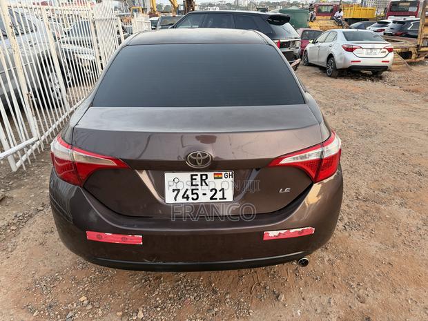 Toyota Corolla LE Premium 4dr Sedan (1.8L 4cyl CVT) 2016 Brown