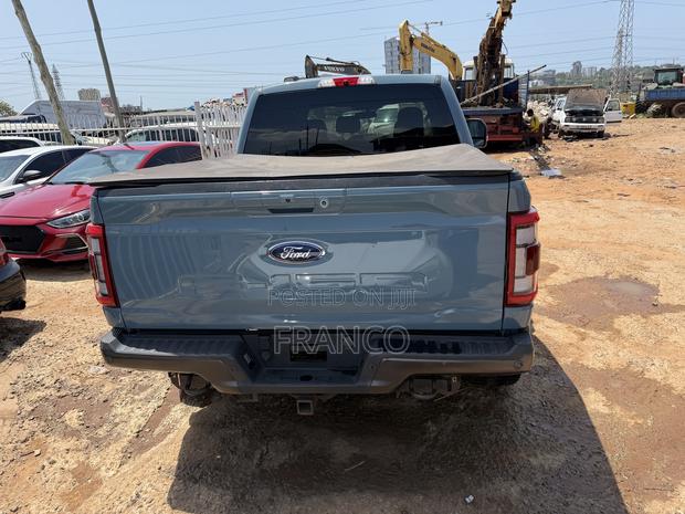 Ford F-150 Raptor 2022 Blue