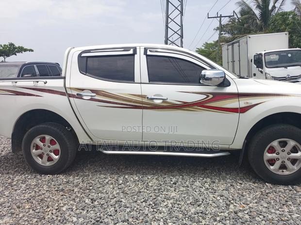 Mitsubishi L200 2018 White