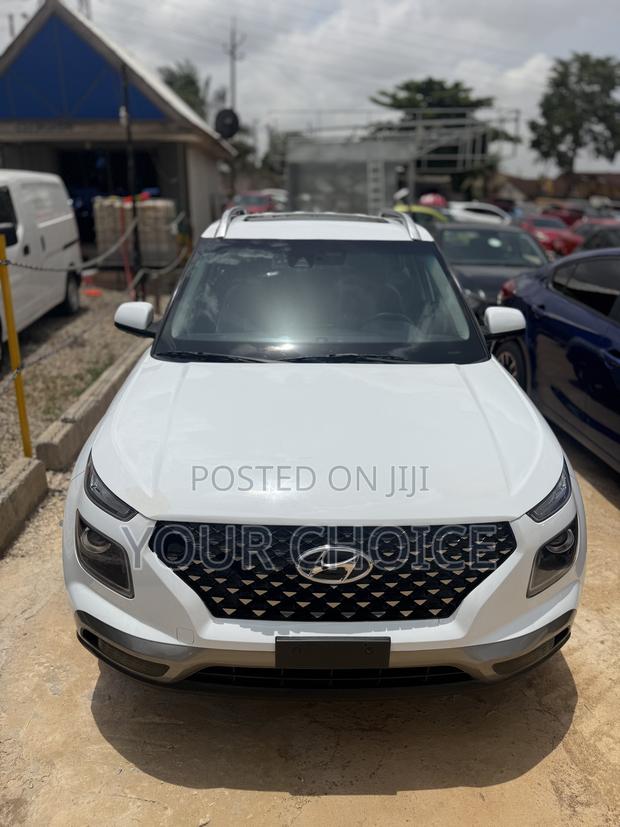 Hyundai Venue SE 2023 White