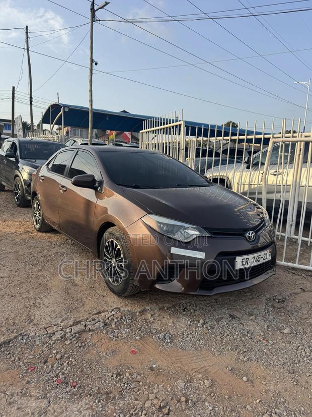 Toyota Corolla LE 4dr Sedan (1.8L 4cyl CVT) 2016 Brown