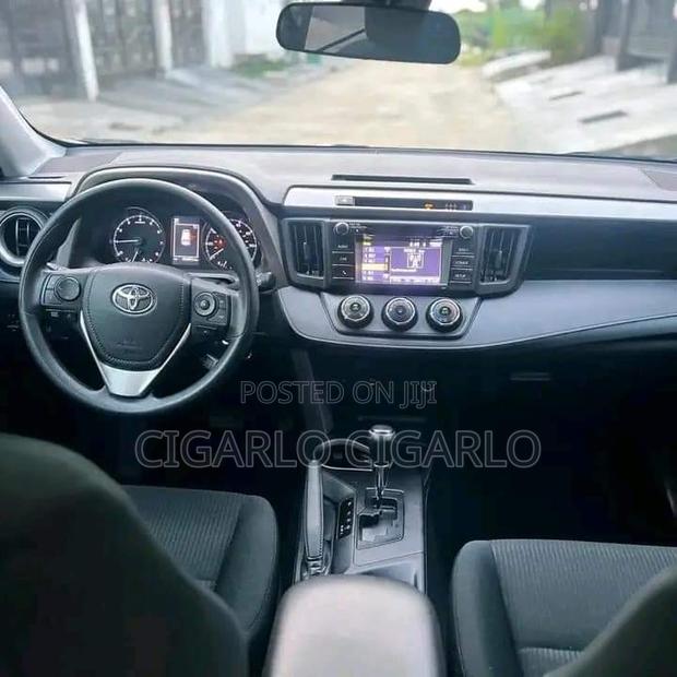 Toyota Corolla Cross LE 4WD 2024 Black