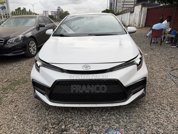 Toyota Corolla LE 2020 White