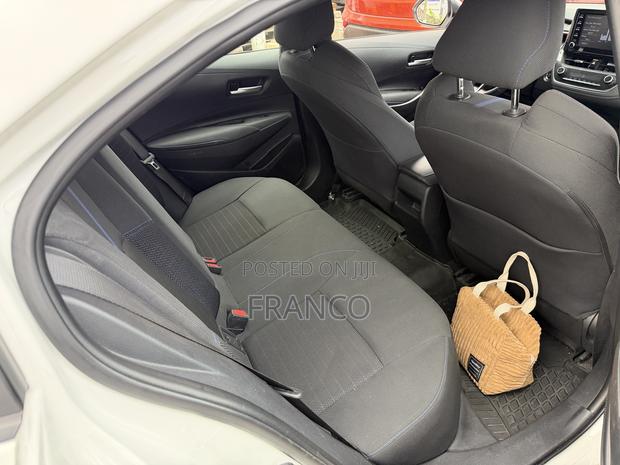 Toyota Corolla LE 2020 White