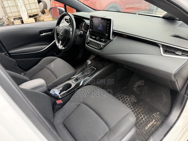 Toyota Corolla LE 2020 White