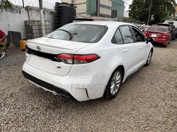 Toyota Corolla LE 2020 White