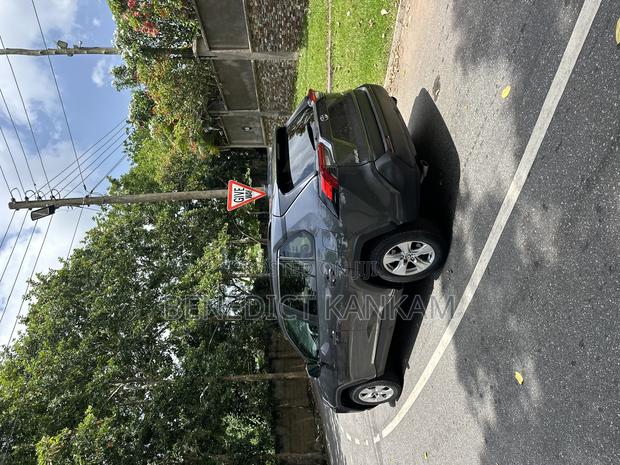 Toyota RAV4 XLE 2022 Gray