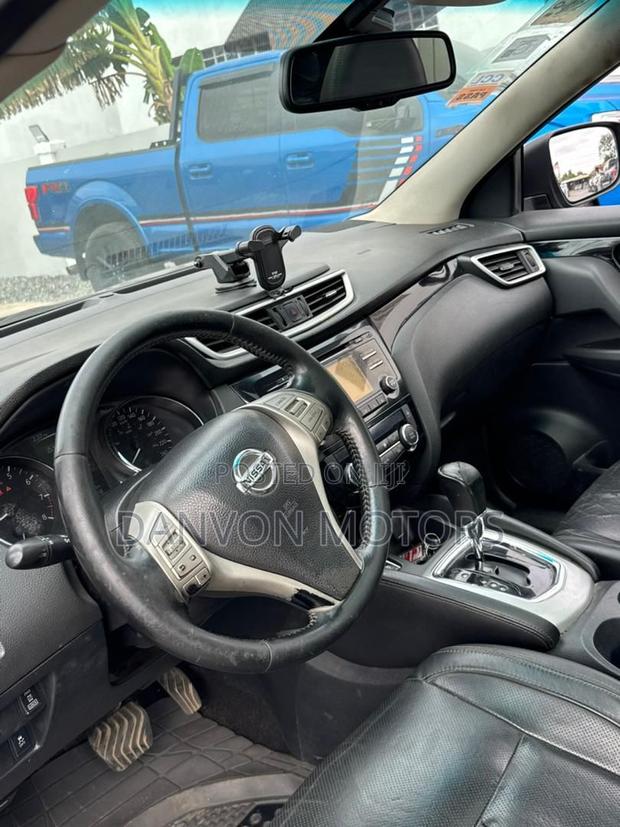 Nissan Qashqai 2017 Gray