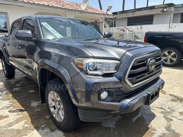 Toyota Tacoma SR5 2018 Gray