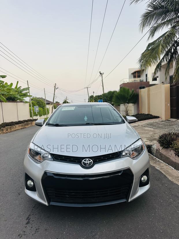 Toyota Corolla S 4dr Sedan (1.8L 4cyl CVT) 2015 Silver