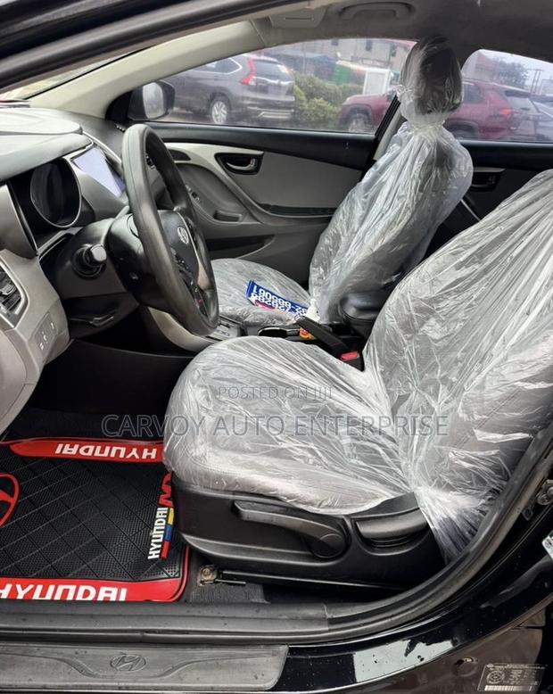 Hyundai Elantra SE Sedan FWD (1.8L 4cyl 6A) 2016 Black