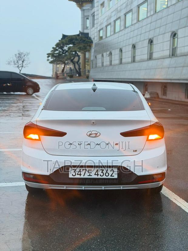 Hyundai Avante 2019 White