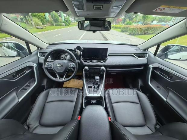 Toyota RAV4 2024 White