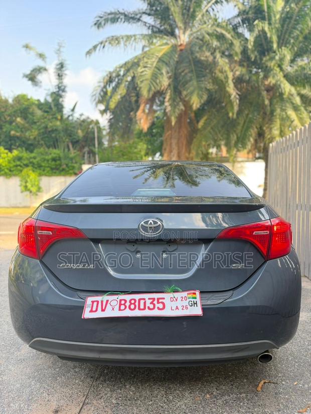 Toyota Corolla SE 4dr Sedan (1.8L 4cyl CVT) 2017 Gray