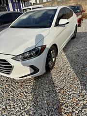 Hyundai Elantra SE 2018 White for sale