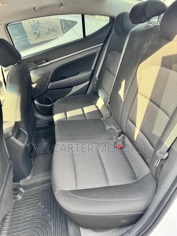 Hyundai Elantra SE 2018 White