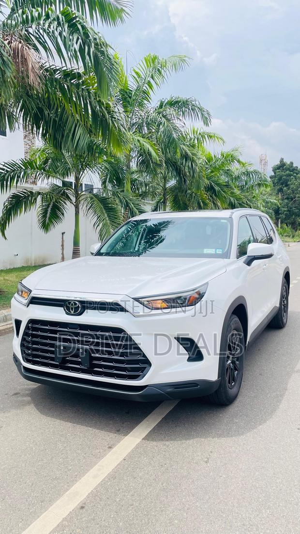 Toyota Highlander XLE AWD 2024 White