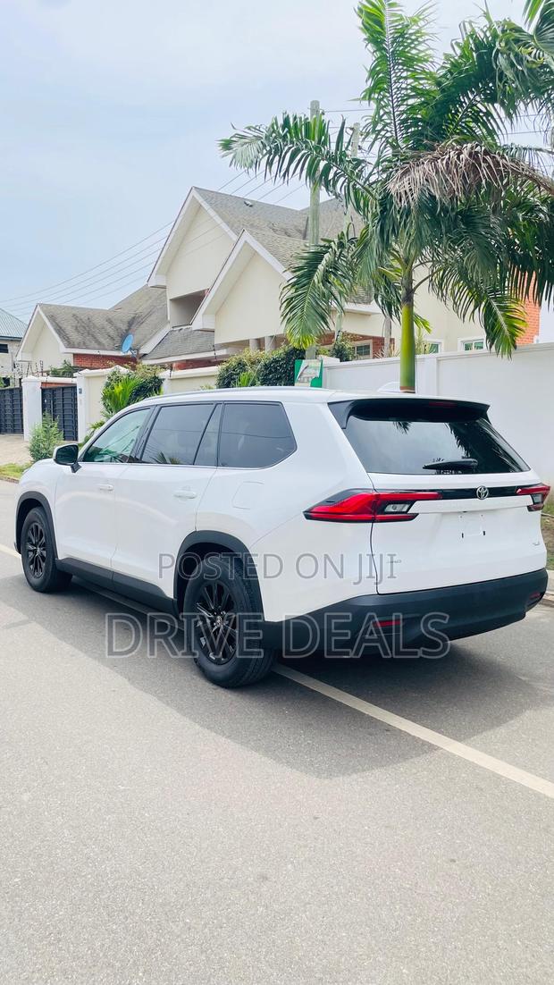 Toyota Highlander XLE AWD 2024 White