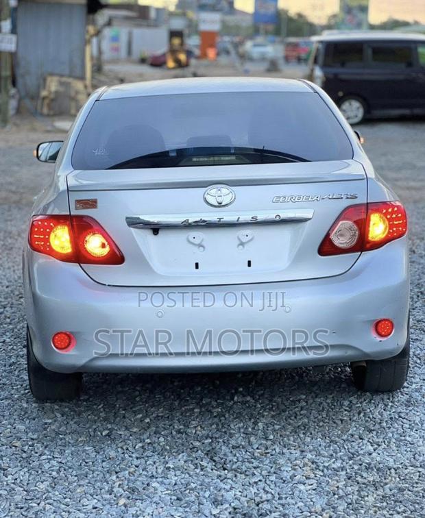 Toyota Corolla Altis 2010 Silver