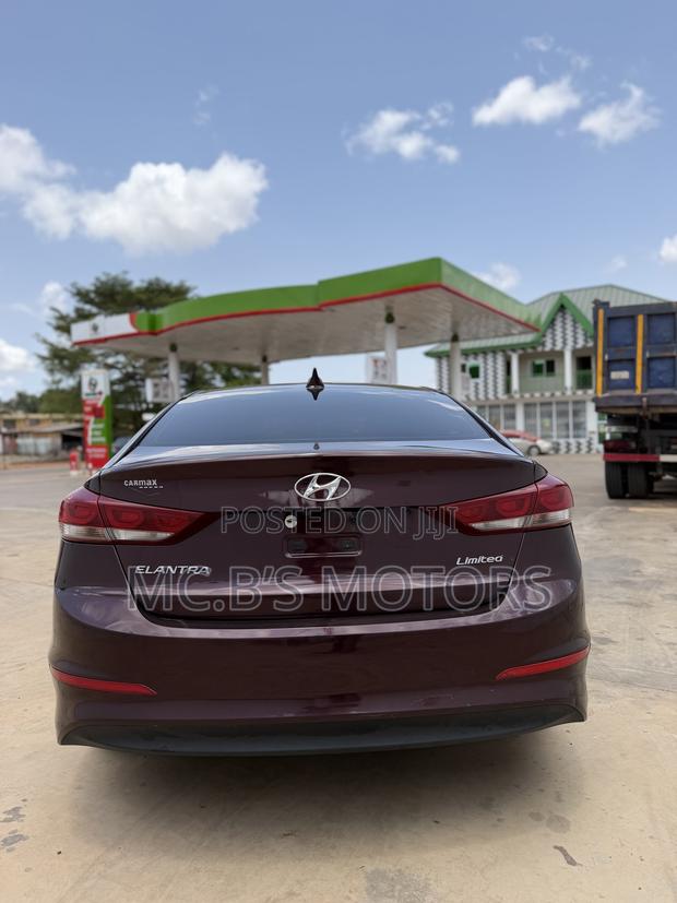 Hyundai Elantra Limited Sedan FWD (2.0L 4cyl 6A) 2017 Brown