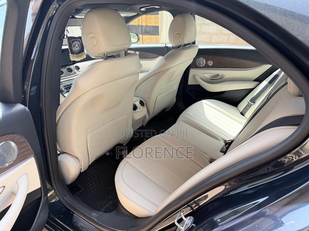 Mercedes-Benz E400 2017 Blue