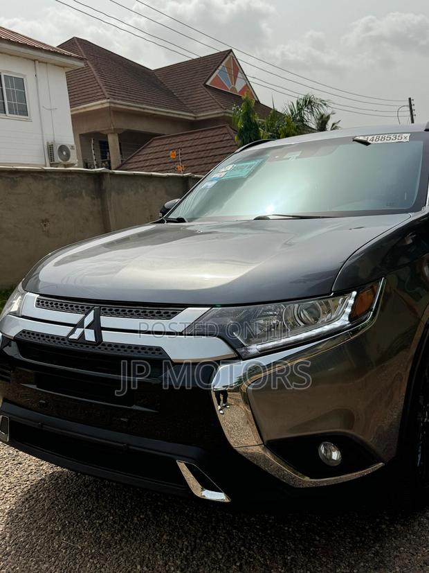 Mitsubishi Outlander LE S-AWC 2020 Gray