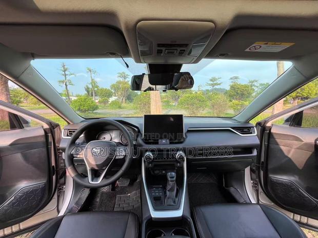 Toyota RAV4 2021 Beige