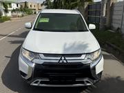 Mitsubishi Outlander SE FWD 2019 White for sale