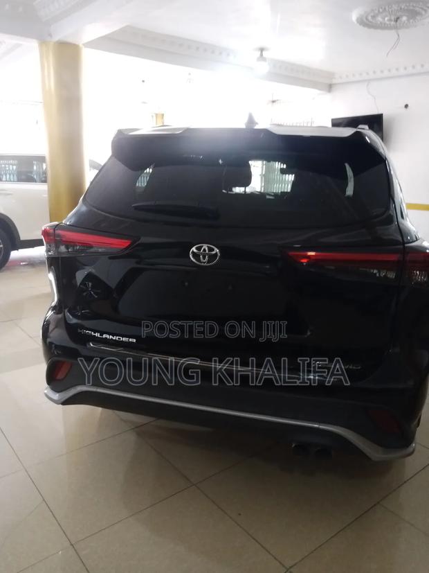 Toyota Highlander 2022 Black