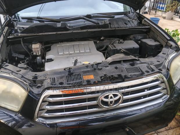 Toyota Highlander LE 4dr SUV (3.5L 6cyl 6A) 2014 Black