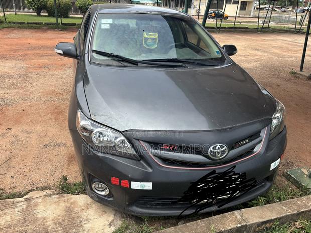 Toyota Corolla LE 4dr Sedan (1.8L 4cyl 4A) 2010 Gray