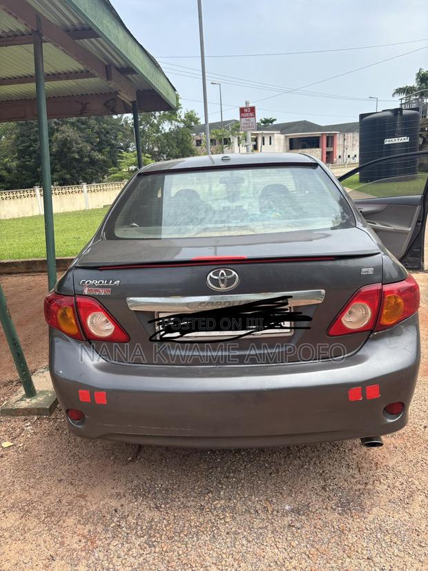 Toyota Corolla LE 4dr Sedan (1.8L 4cyl 4A) 2010 Gray