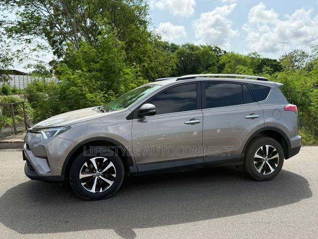 Toyota RAV4 2016 Silver