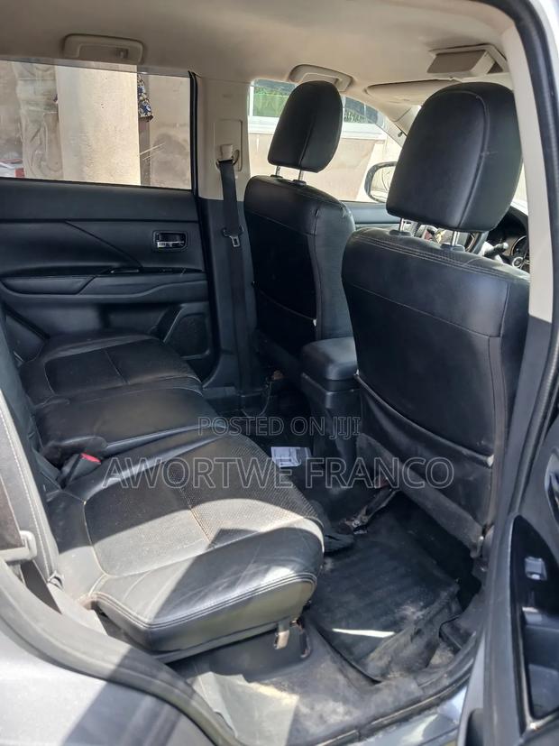 Mitsubishi Outlander 2.4 PHEV AWD 2017 Gray