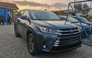 Toyota Highlander 2018 Gray for sale