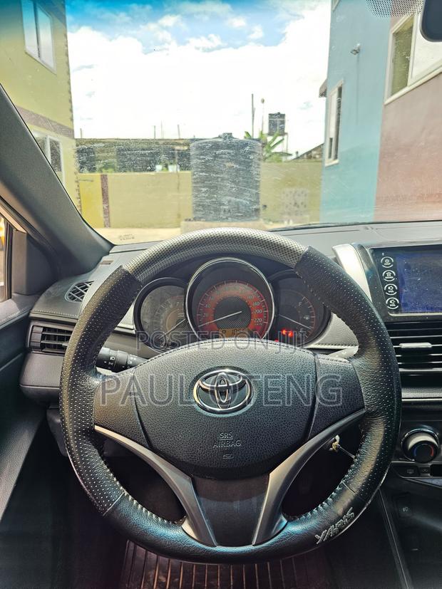 Toyota Yaris L Hatchback 5dr 2015 White